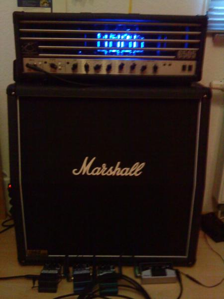 Peavey 6505 mit front update ^^

Marshall 1960 A Lead

Ibanez Lu 20 tuner
Digitech Multichorus
Digitech Digiverb