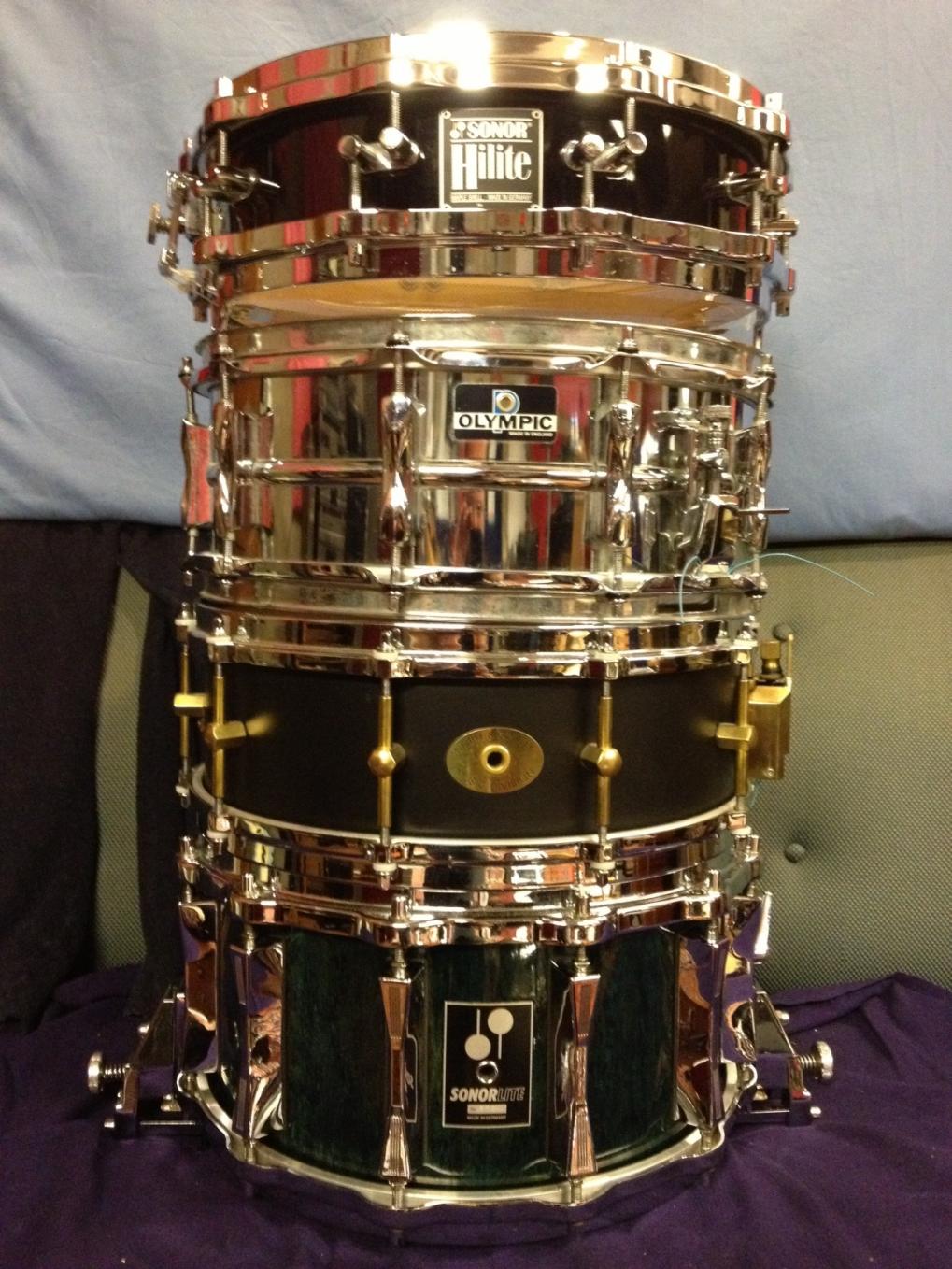 Snares 14"
Sonor HiLite x 4"
Premier Olympic x 5"
Noble & Cooley x 5"
Sonor Lite x 7.25"