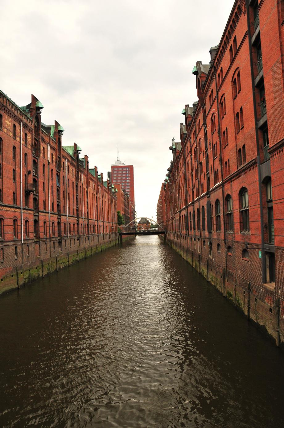 Speicherstadt, Blick vom "Auf dem Sande" Richtung Kehrwiederspitze