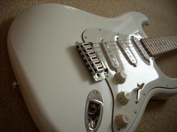 Squier Deluxe Strat