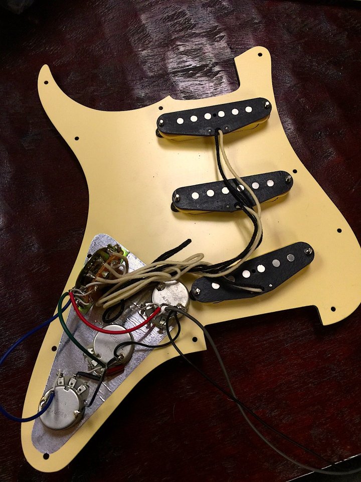 Tagliare Pickguard