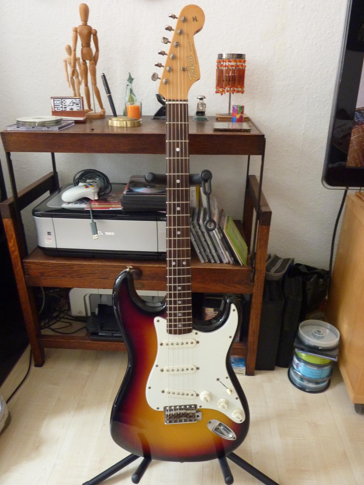 Tokai Goldstar Sound
E-stamped DiMarzio´s
64er Stratocaster Copie
Bj. 1981