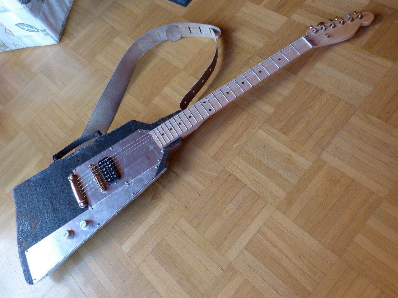 Uraltholz Gitarre