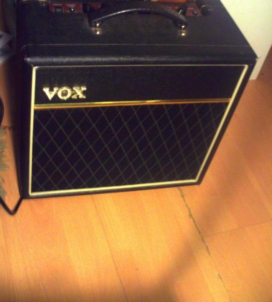 Vox Pathfinder 15 R