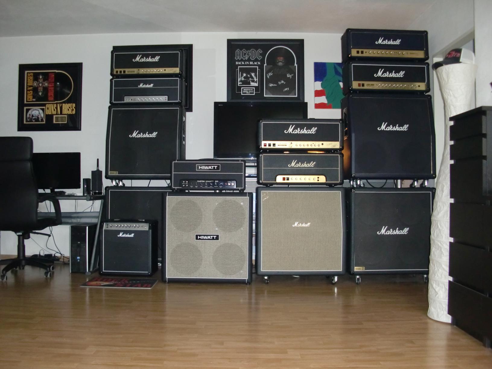 Wall of Amp's