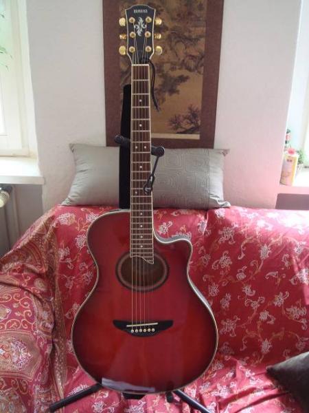 Yamaha APX 7 Bj. 92  
A - Gitarre für E - Finger