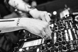 DJ am Mixer
